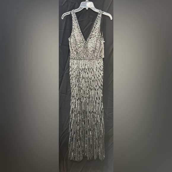 Mac Duggal Size 5483 NWT SEQUIN EMBELLISHED ELEGANT SLEEVELESS EVENING GOWN - Picture 5 of 10